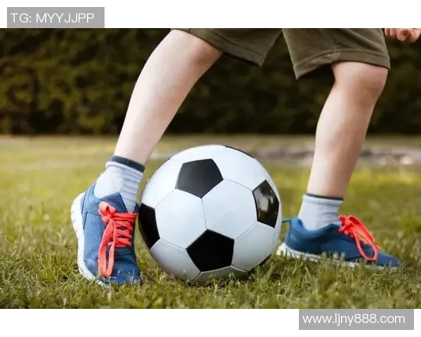 孩子踢足球的多重益处助力身心健康与社交能力全面发展